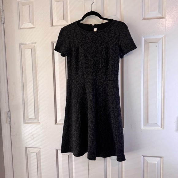 LOFT Dresses & Skirts - Loft Black Jacquard Short Sleeve Dress Size 2
